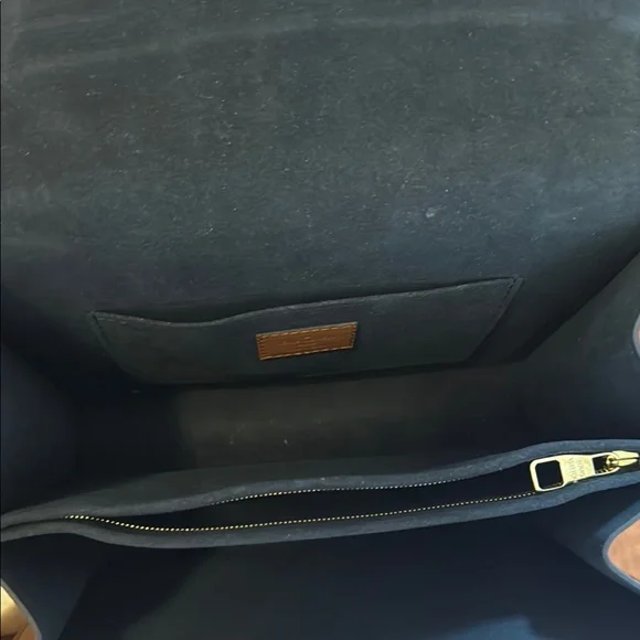 Louis Vuitton Monogram Crossbody Bag with Gold Chain - Picture 5 of 11